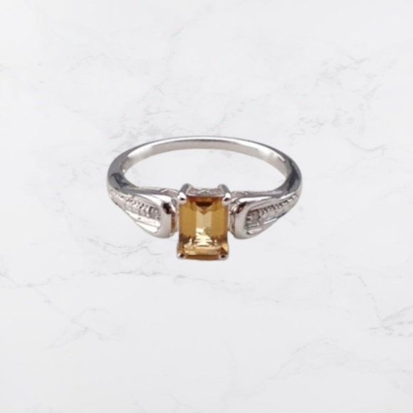 Genuine Diamond Whiskey Quartz Ring - Picture 5 of 5